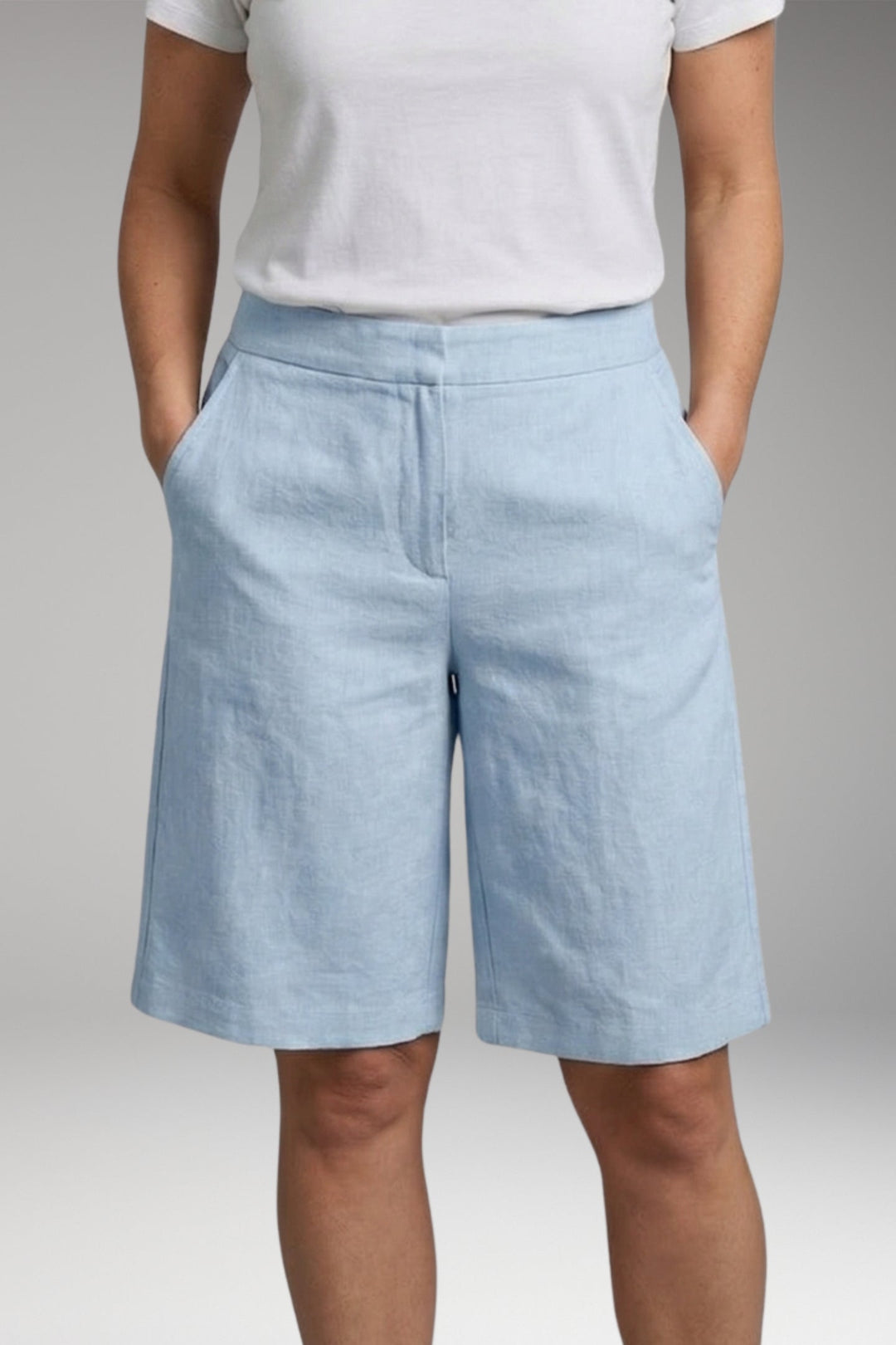 Women’s Shorts with Elastic Waist and Side Pockets