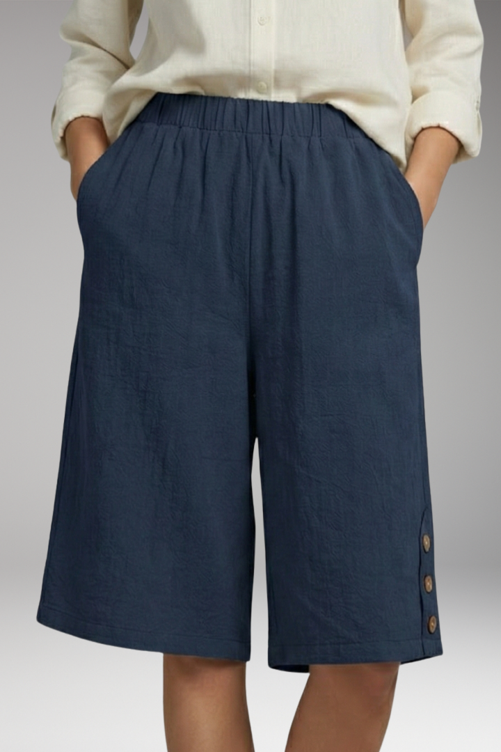 Women's Shorts with Elastic Waist and Side Pockets