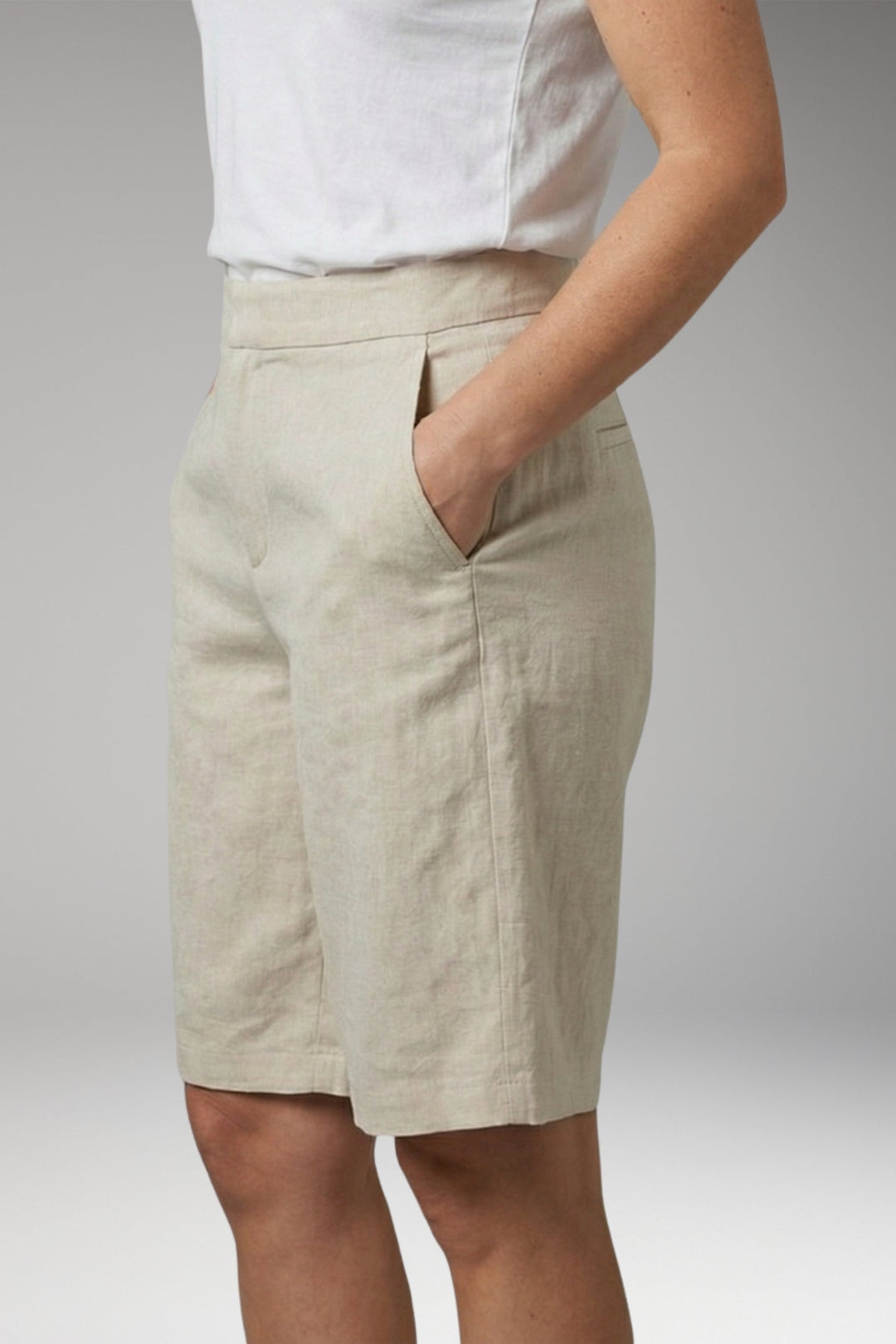Women’s Shorts with Elastic Waist and Side Pockets