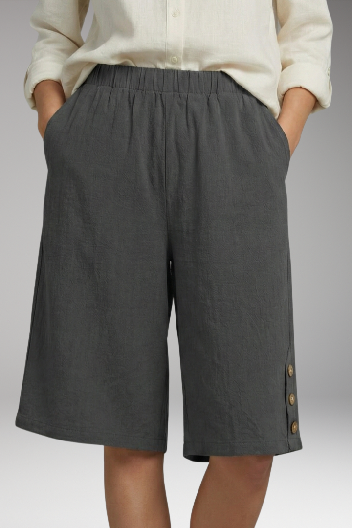Women's Shorts with Elastic Waist and Side Pockets