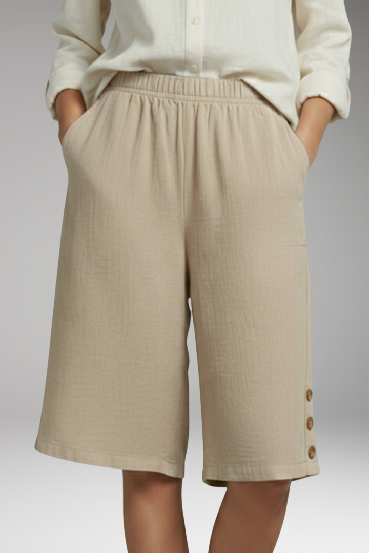 Women's Shorts with Elastic Waist and Side Pockets