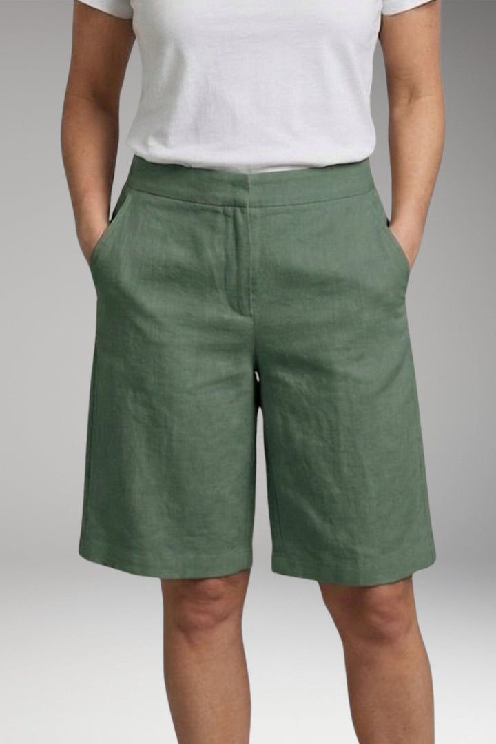 Women’s Shorts with Elastic Waist and Side Pockets